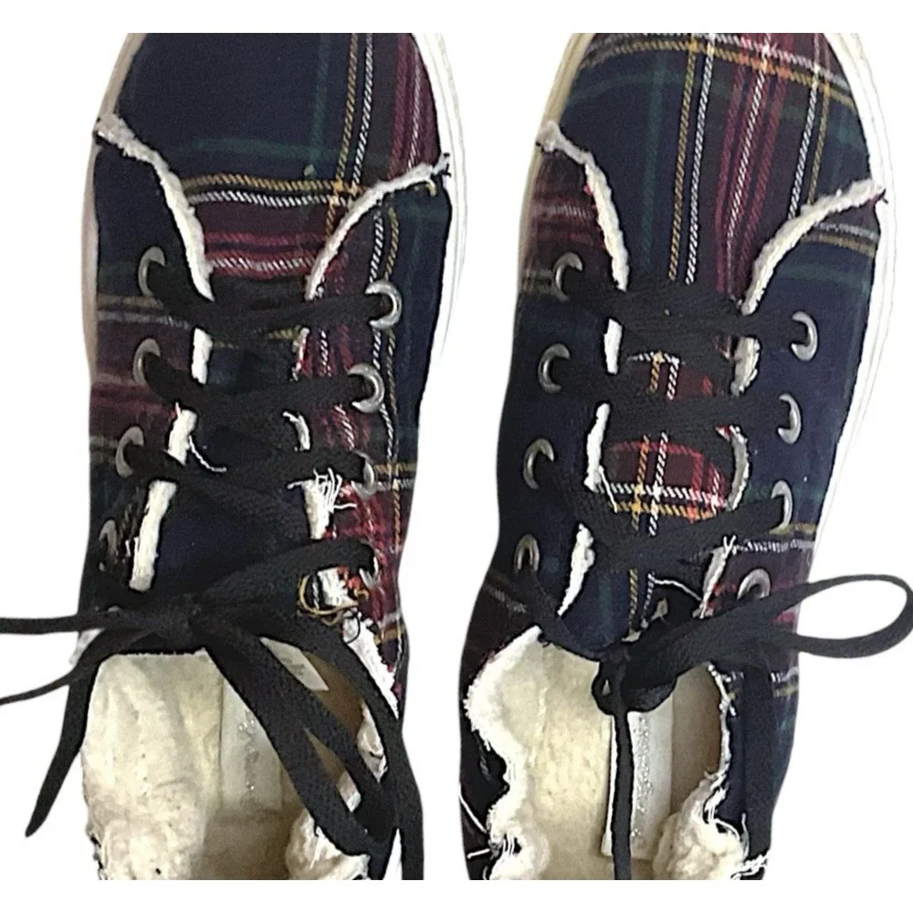 Tommy Bahamas Plaid Insulated Sneakers‎ Memory Foam Size 8.5M